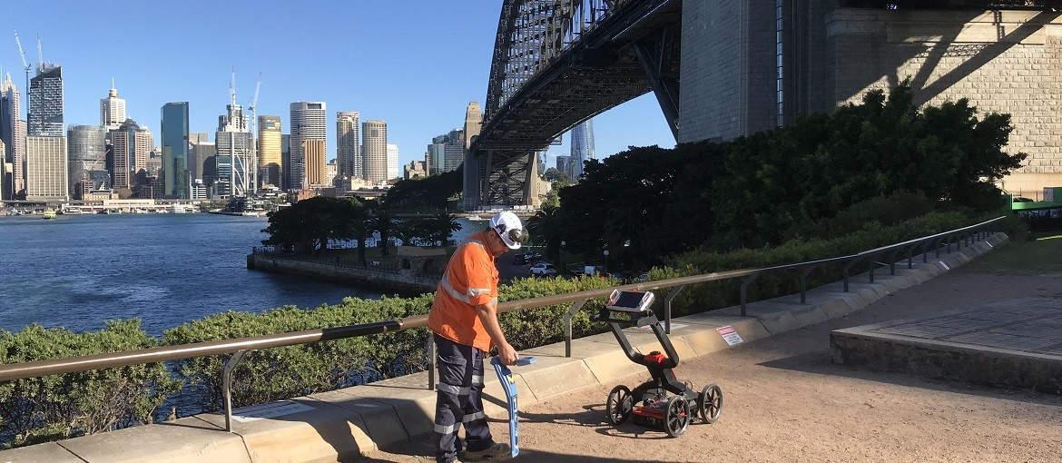 Warrabinya Services - Operator performing Utility Locating under the Sydney Harbour Bridge